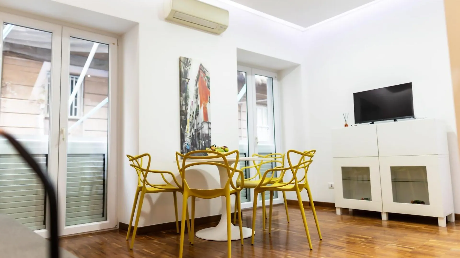 Sebeto Di Porto Apartment Naples Italy